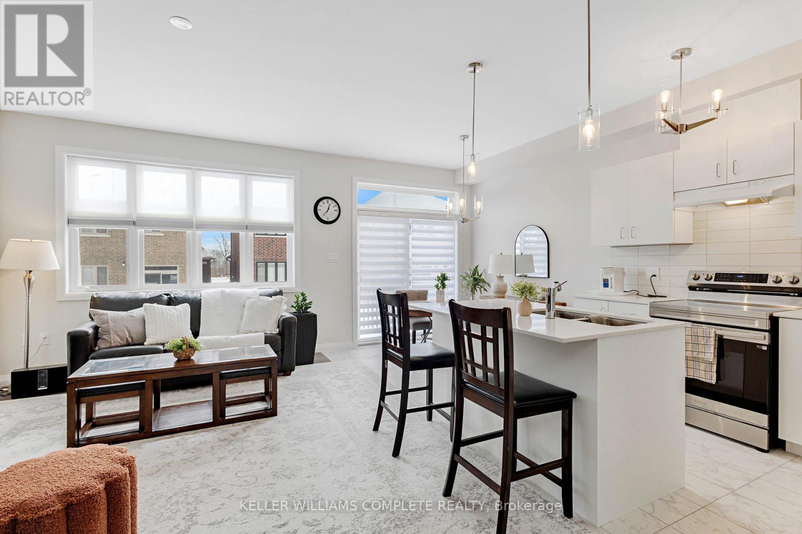 5 Cherry Blossom Heights, Hamilton, ON - Indoor