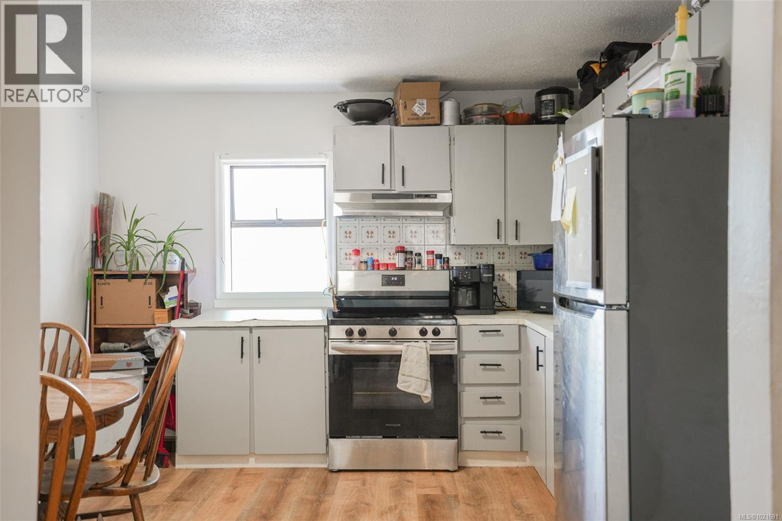 2758 Anderson Ave, Port Alberni, BC - Indoor Photo Showing Kitchen