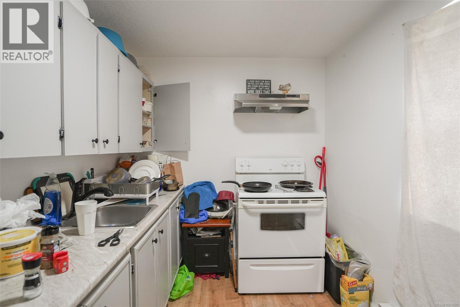 2758 Anderson Ave, Port Alberni, BC - Indoor Photo Showing Kitchen