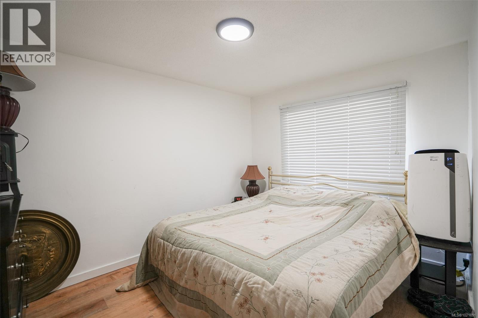 2758 Anderson Ave, Port Alberni, BC - Indoor Photo Showing Bedroom
