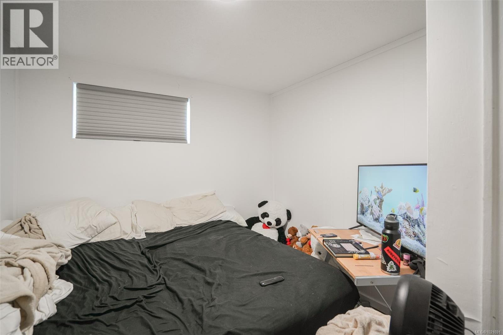 2758 Anderson Ave, Port Alberni, BC - Indoor Photo Showing Bedroom