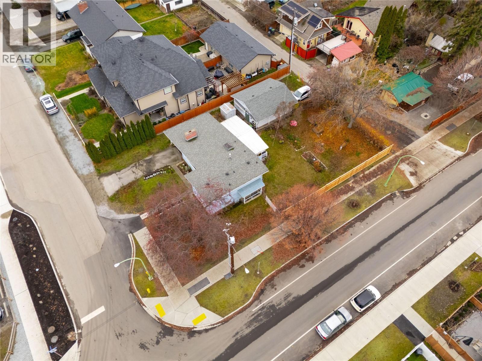 2150 Burnett Street, Kelowna, BC - With View