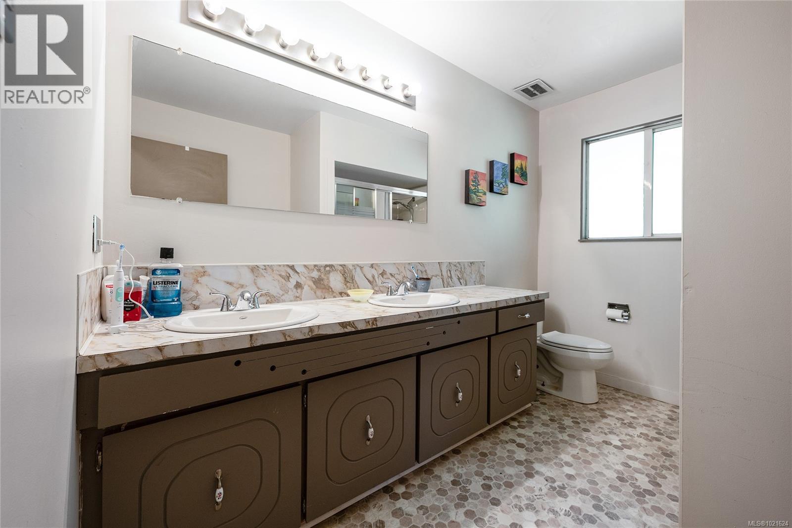 3795 Glenora Rd, Duncan, BC - Indoor Photo Showing Bathroom