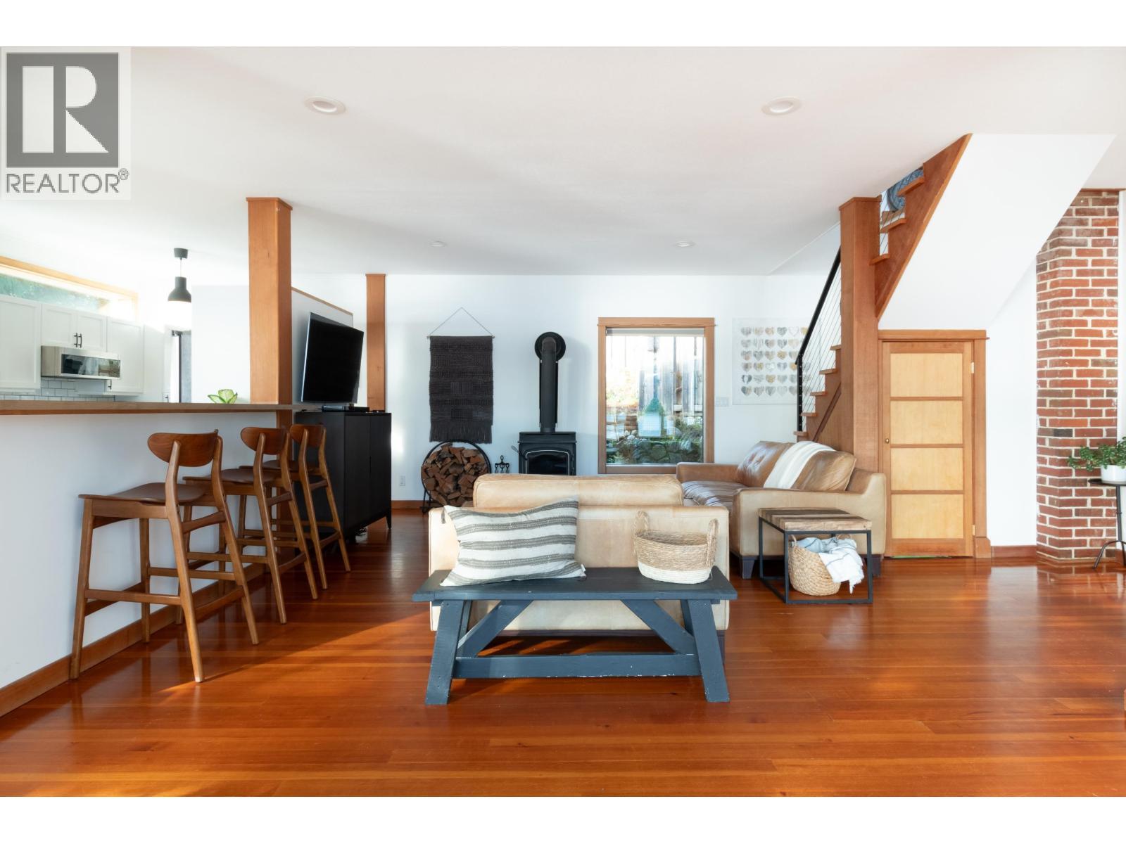 811 Marine Drive, Gibsons, BC - Indoor Photo Showing Other Room