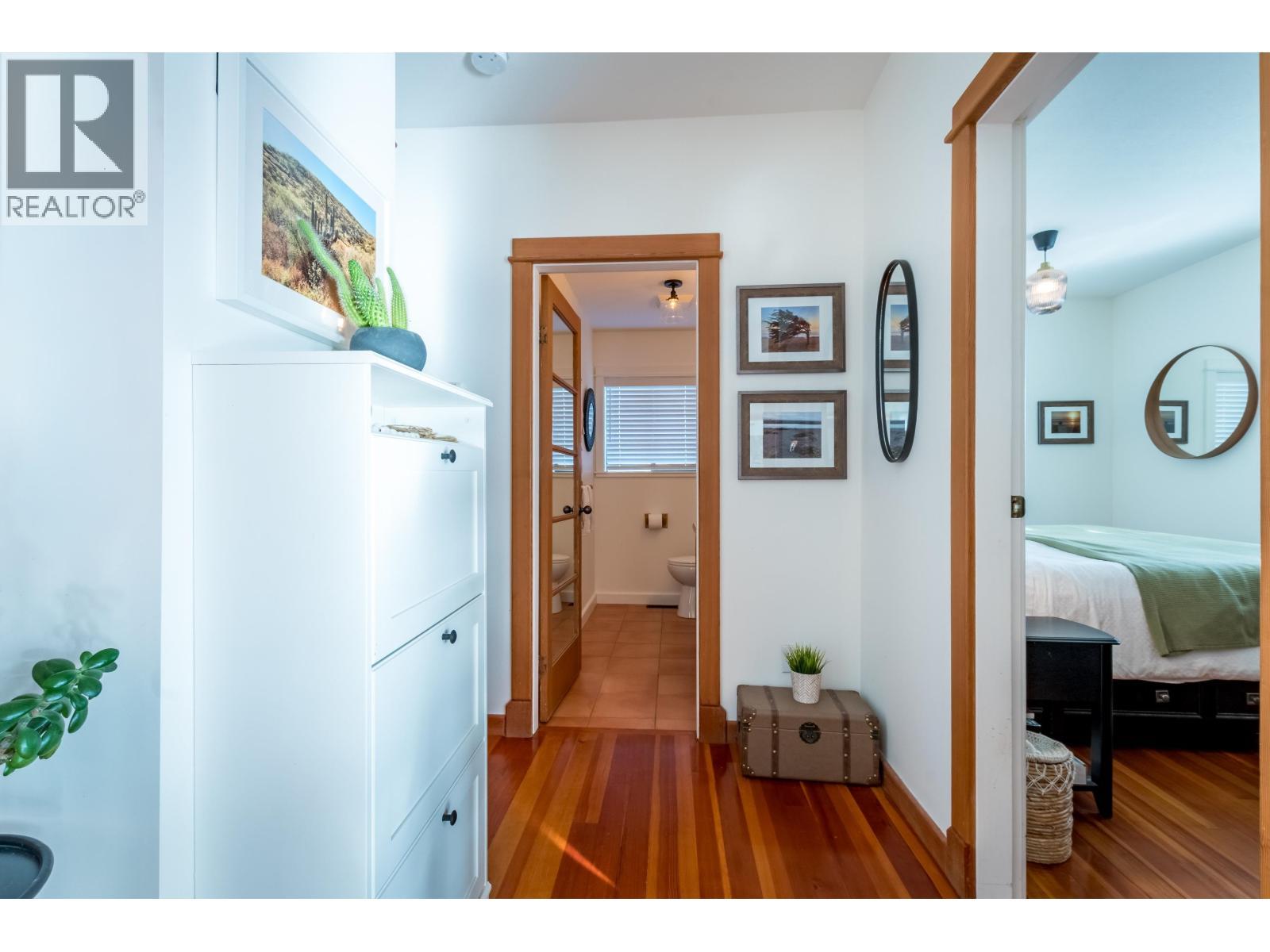 811 Marine Drive, Gibsons, BC - Indoor