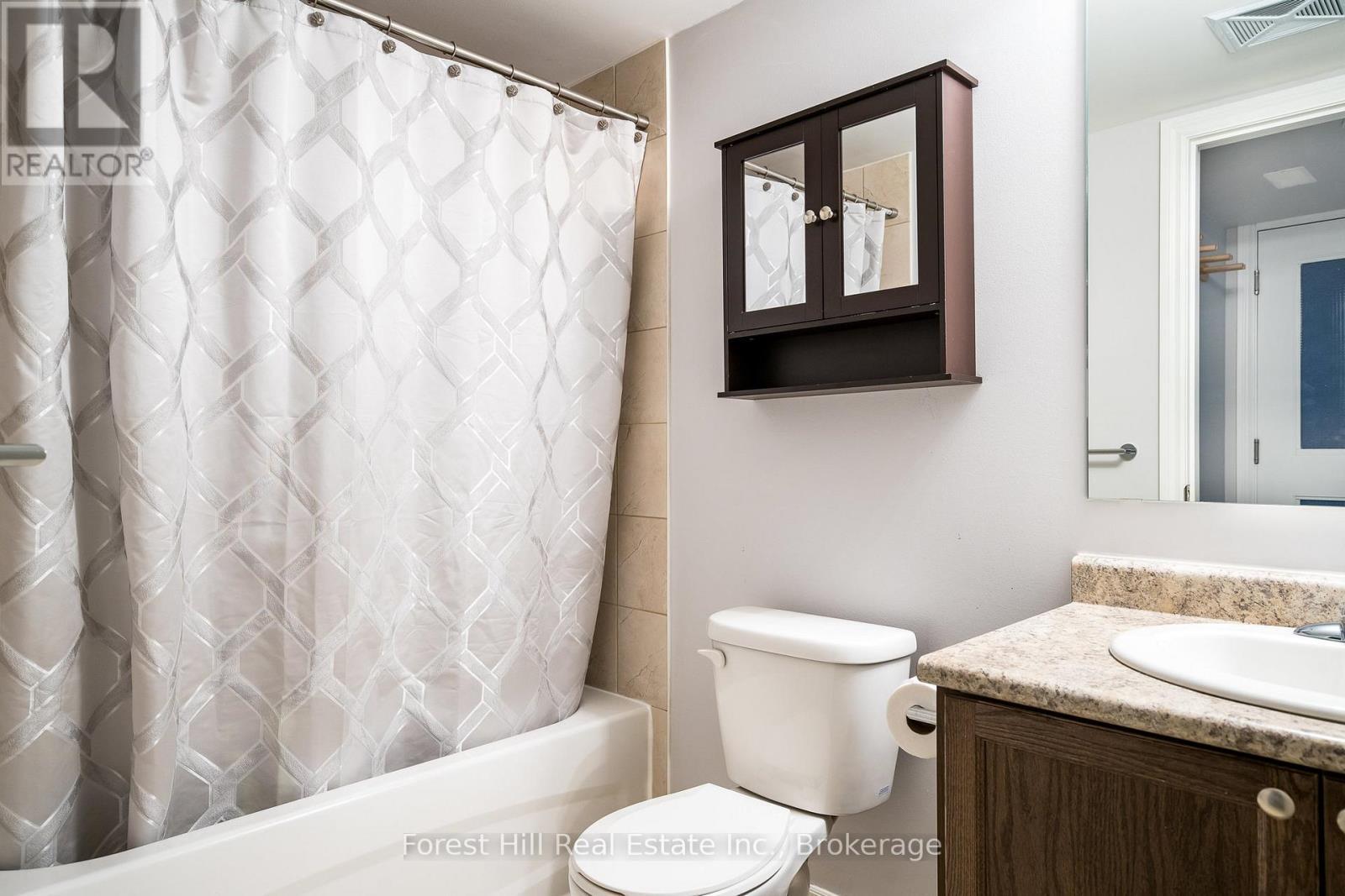 108 - 2 Anchorage Crescent, Collingwood, ON - Indoor Photo Showing Bathroom