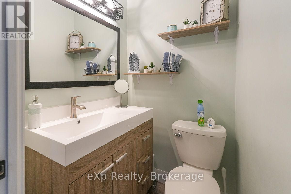 594 10Th A Street W, Owen Sound, ON - Indoor Photo Showing Bathroom