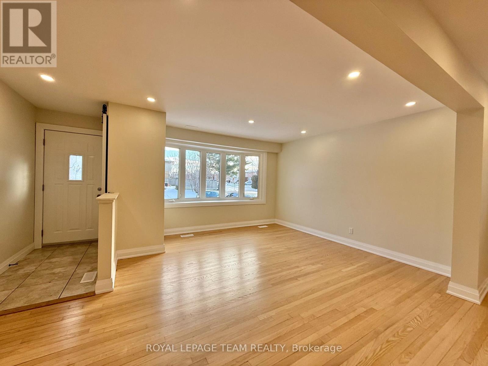 973 Eiffel Avenue, Ottawa, ON - Indoor Photo Showing Other Room