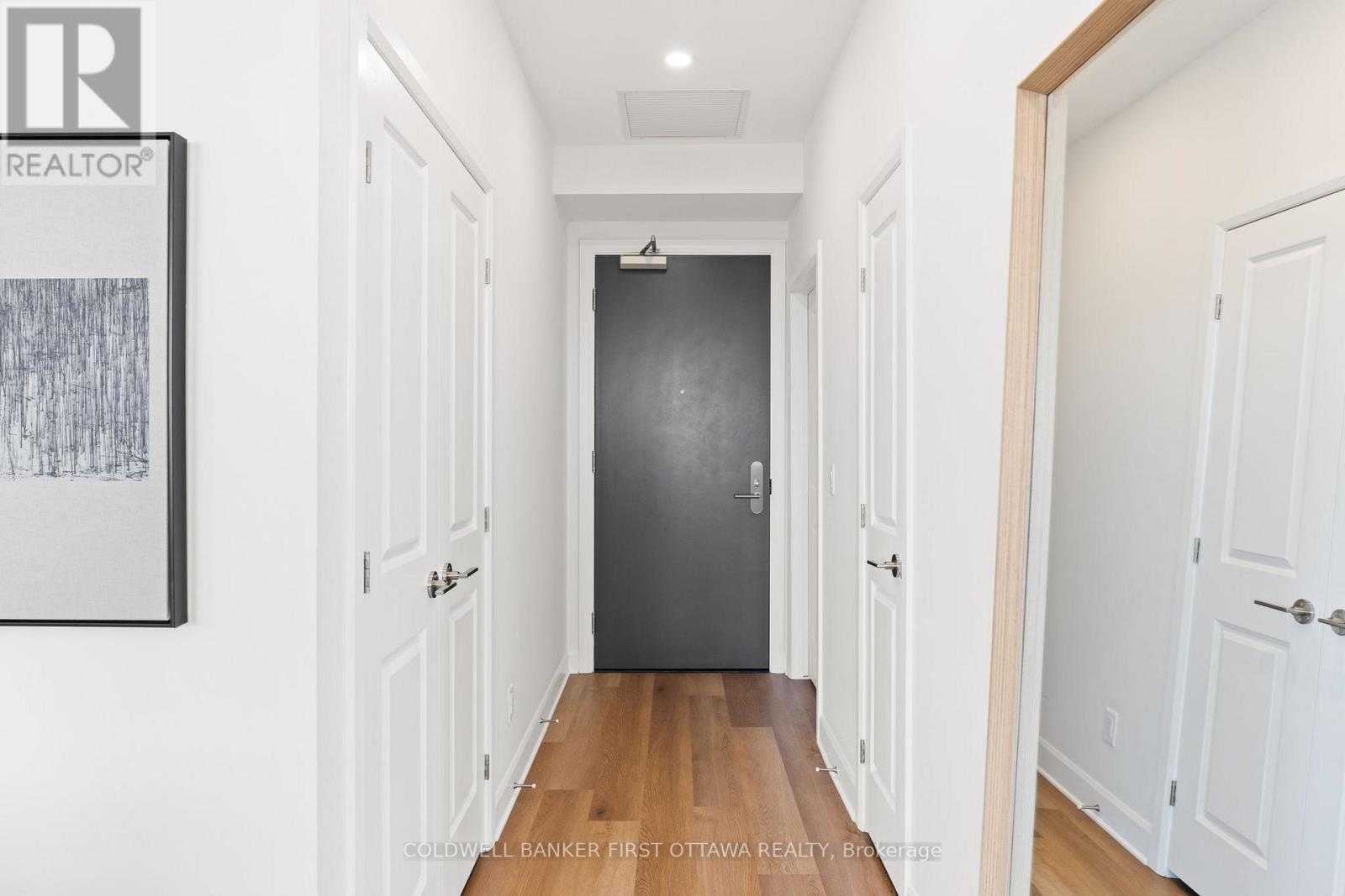 204 - 611 Wanaki Road, Ottawa, ON - Indoor Photo Showing Other Room