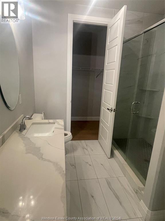 430 Brunmar Crescent, Lakeshore, ON - Indoor Photo Showing Bathroom