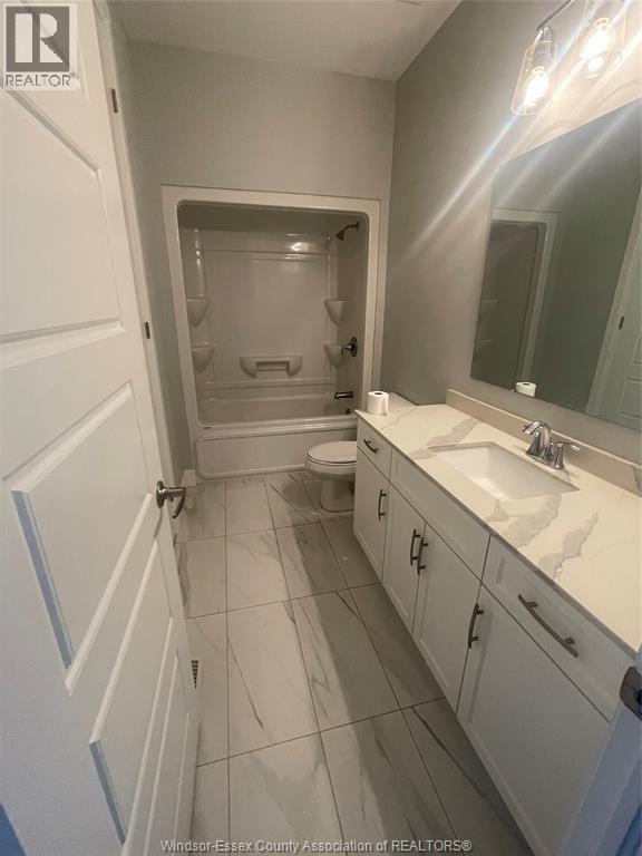 430 Brunmar Crescent, Lakeshore, ON - Indoor Photo Showing Bathroom