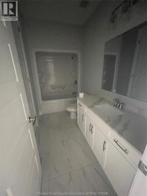 430 Brunmar Crescent, Lakeshore, ON - Indoor Photo Showing Bathroom