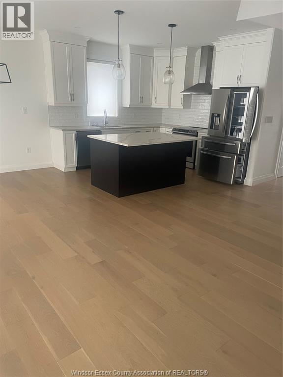 430 Brunmar Crescent, Lakeshore, ON - Indoor Photo Showing Kitchen With Upgraded Kitchen