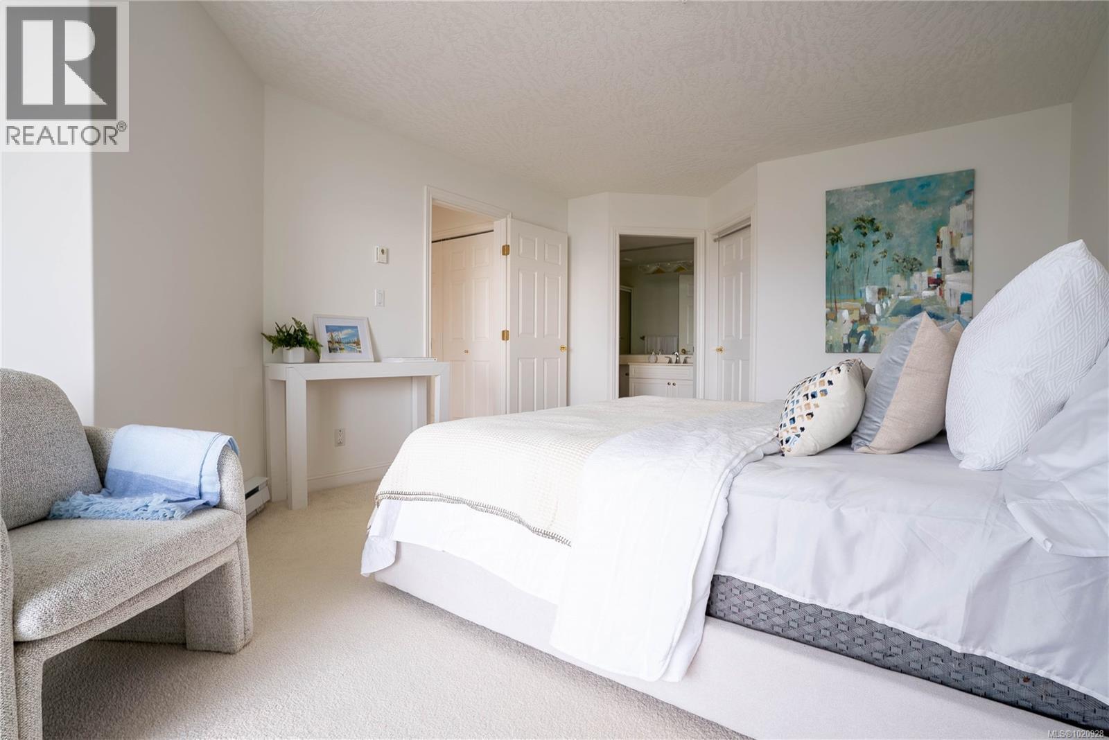 Primary Bedroom - 308 2550 Bevan Ave, Sidney, BC - Indoor Photo Showing Bedroom