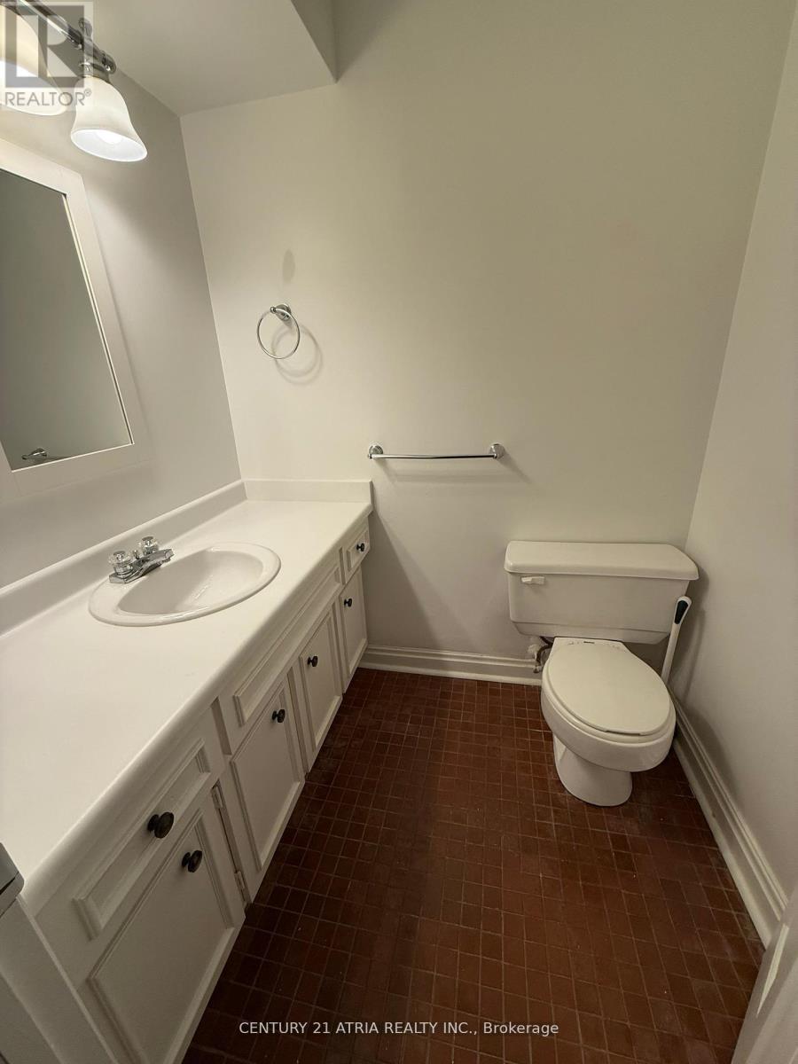 15 Old Colony Road, Toronto, ON - Indoor Photo Showing Bathroom