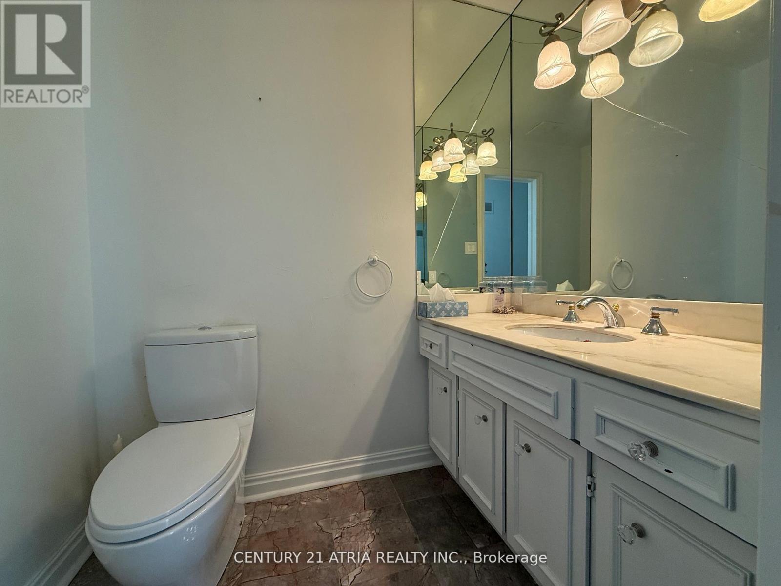 15 Old Colony Road, Toronto, ON - Indoor Photo Showing Bathroom