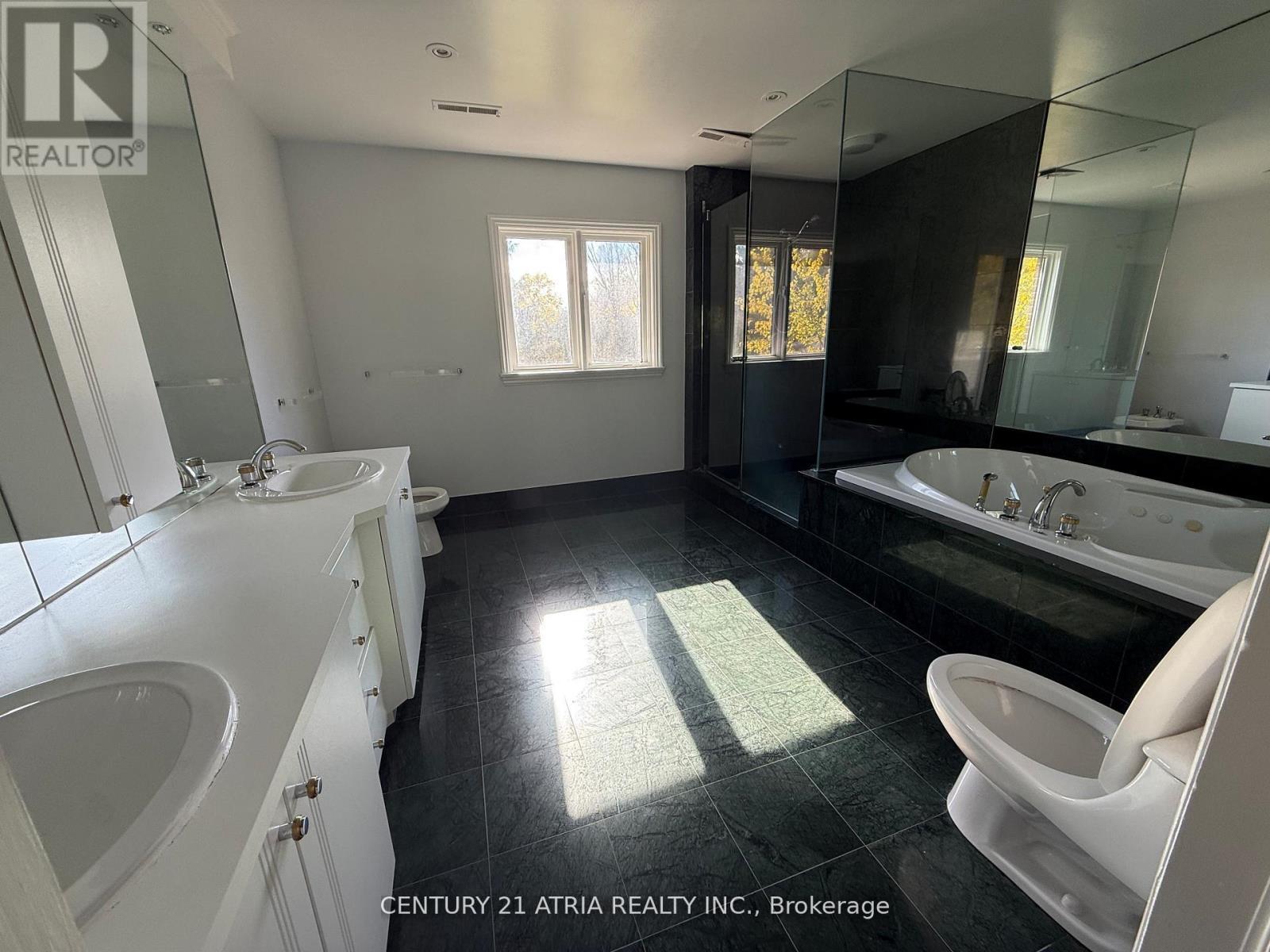 15 Old Colony Road, Toronto, ON - Indoor