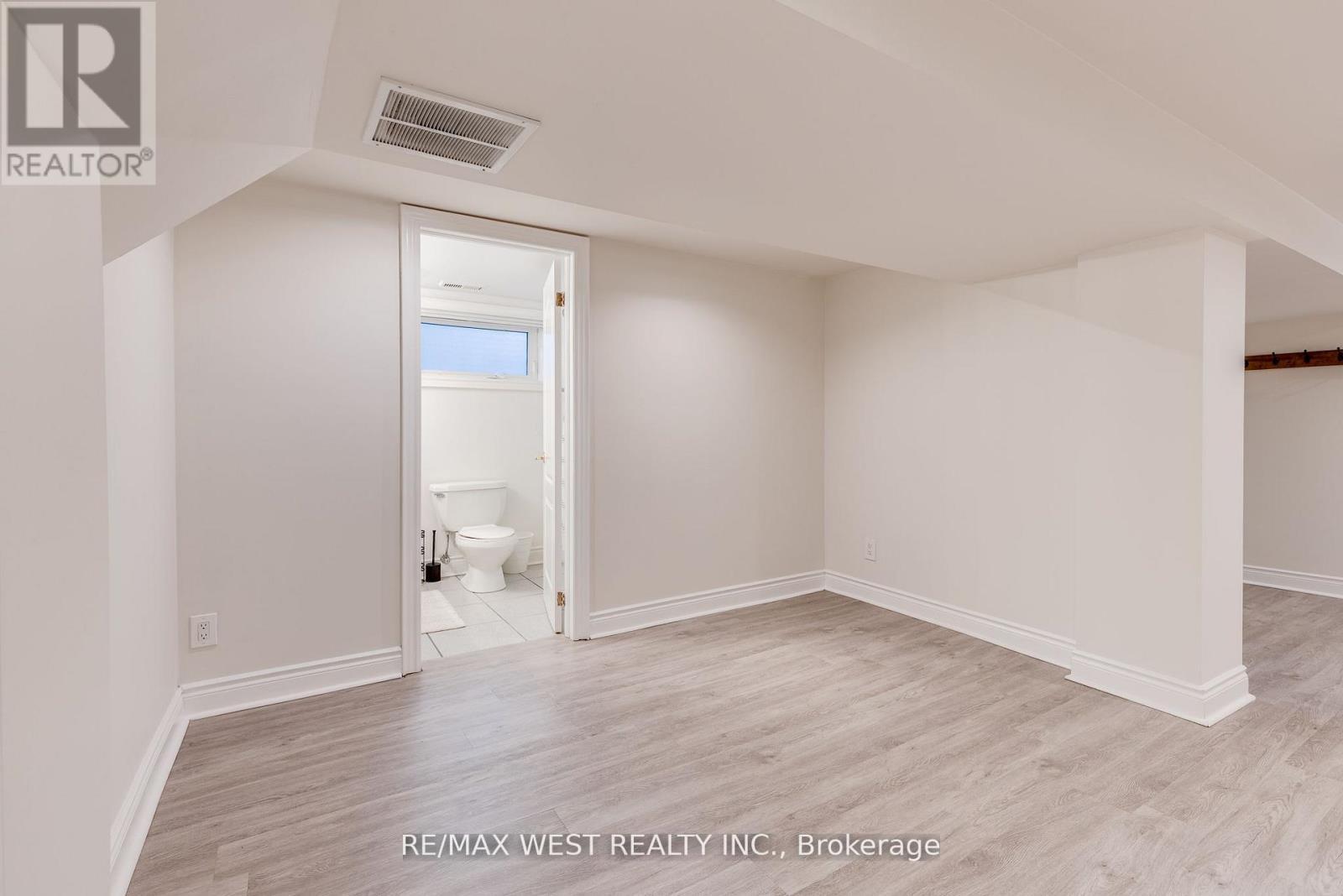 Lower - 606 Conacher Drive, Toronto, ON - Indoor Photo Showing Other Room