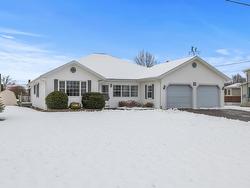 32 Oakland Drive East Royalty, PE C1P 1P4