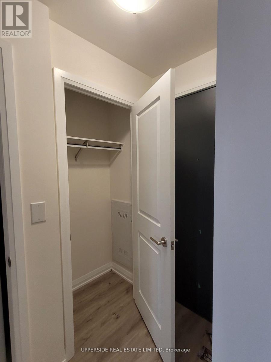 1521 - 3270 Sheppard Avenue E, Toronto, ON - Indoor