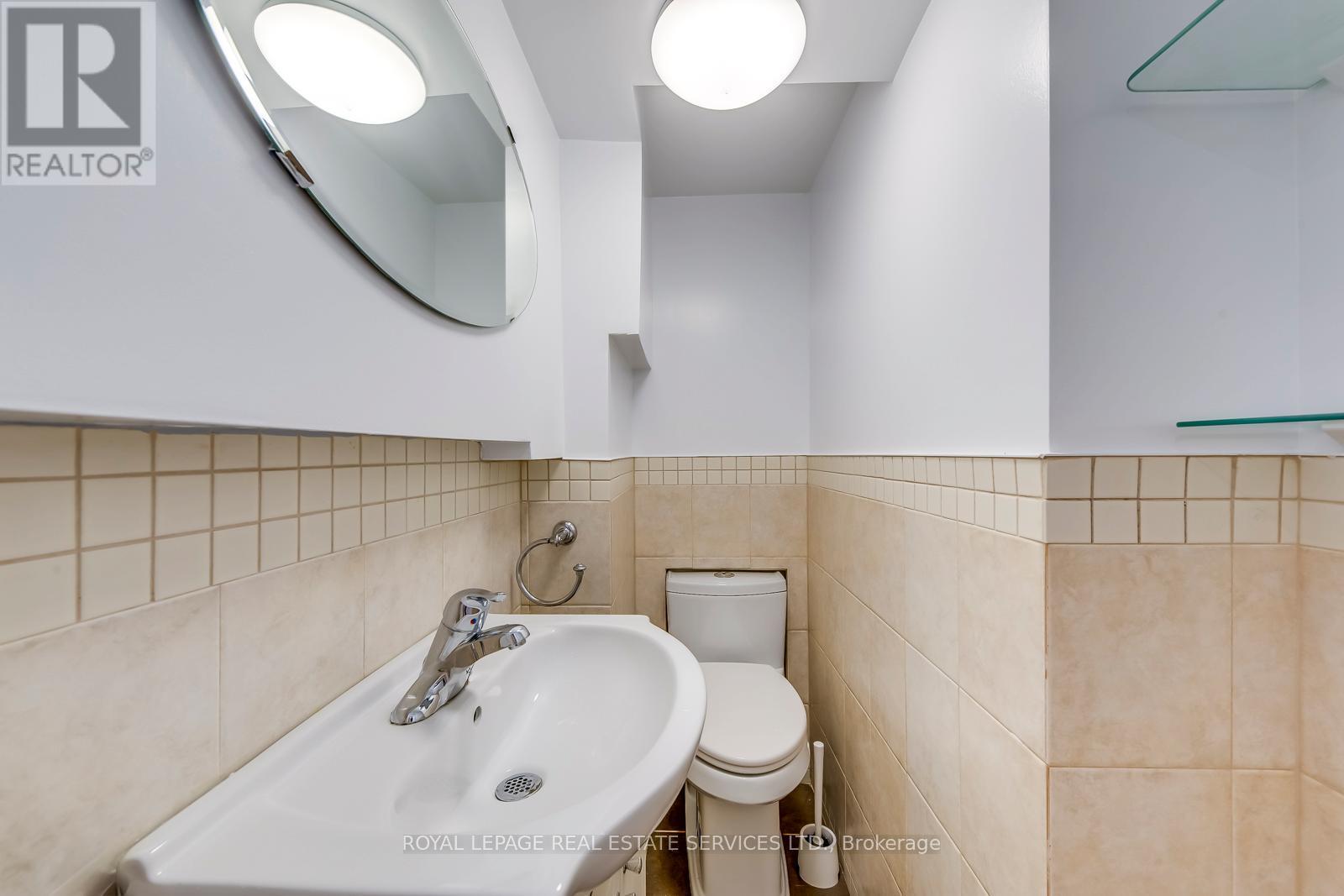 Lower - 23 Ivanhoe Court, Toronto, ON - Indoor Photo Showing Bathroom