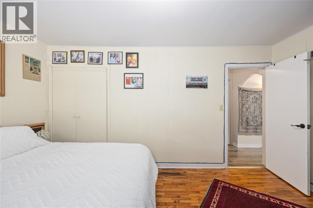 298 Lorne Avenue, Wallaceburg, ON - Indoor Photo Showing Bedroom