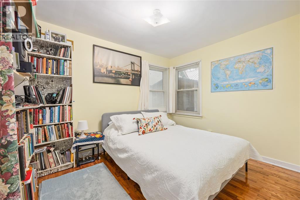 298 Lorne Avenue, Wallaceburg, ON - Indoor Photo Showing Bedroom