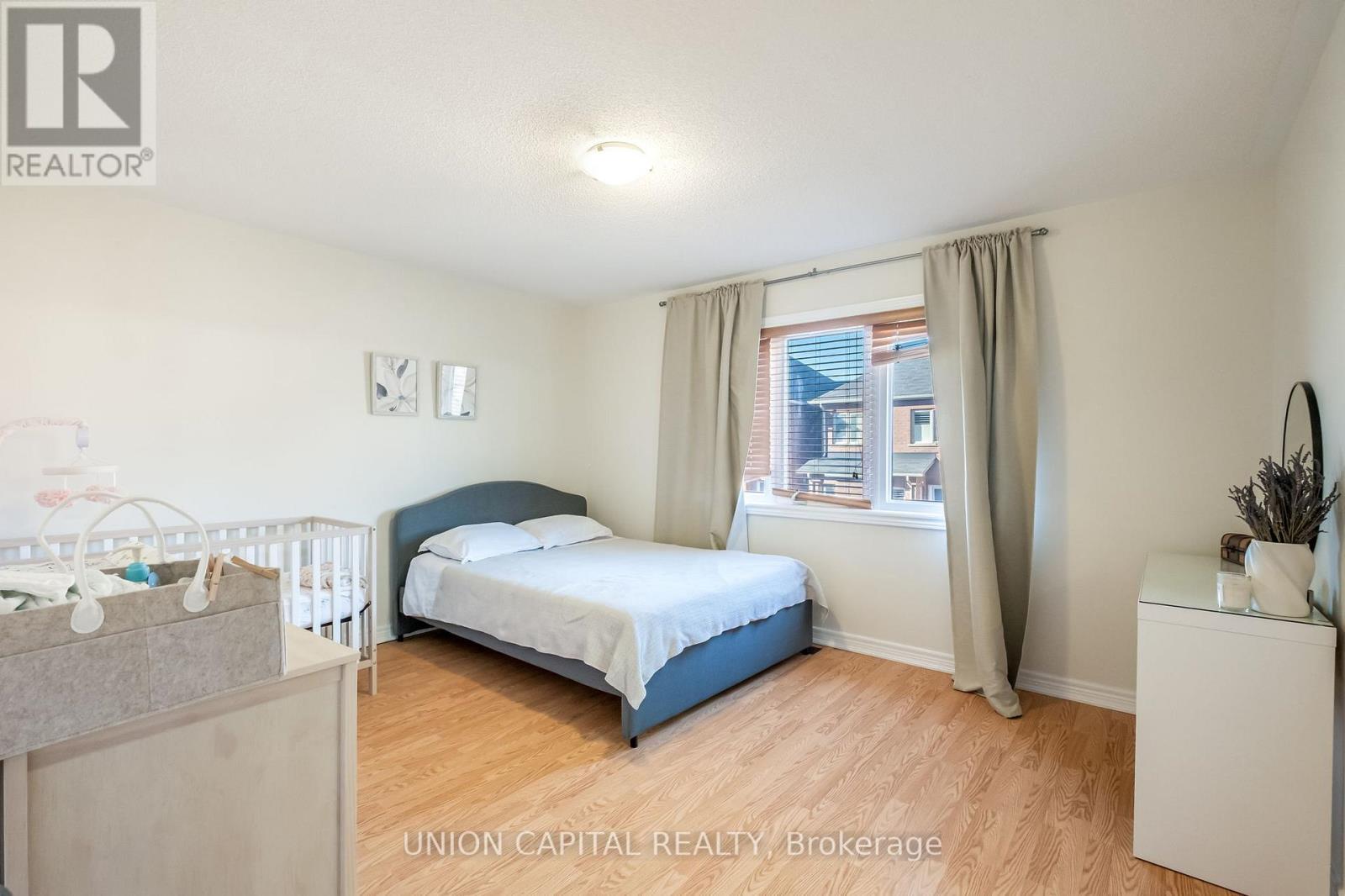 8 Stookes Crescent, Richmond Hill, ON - Indoor Photo Showing Bedroom