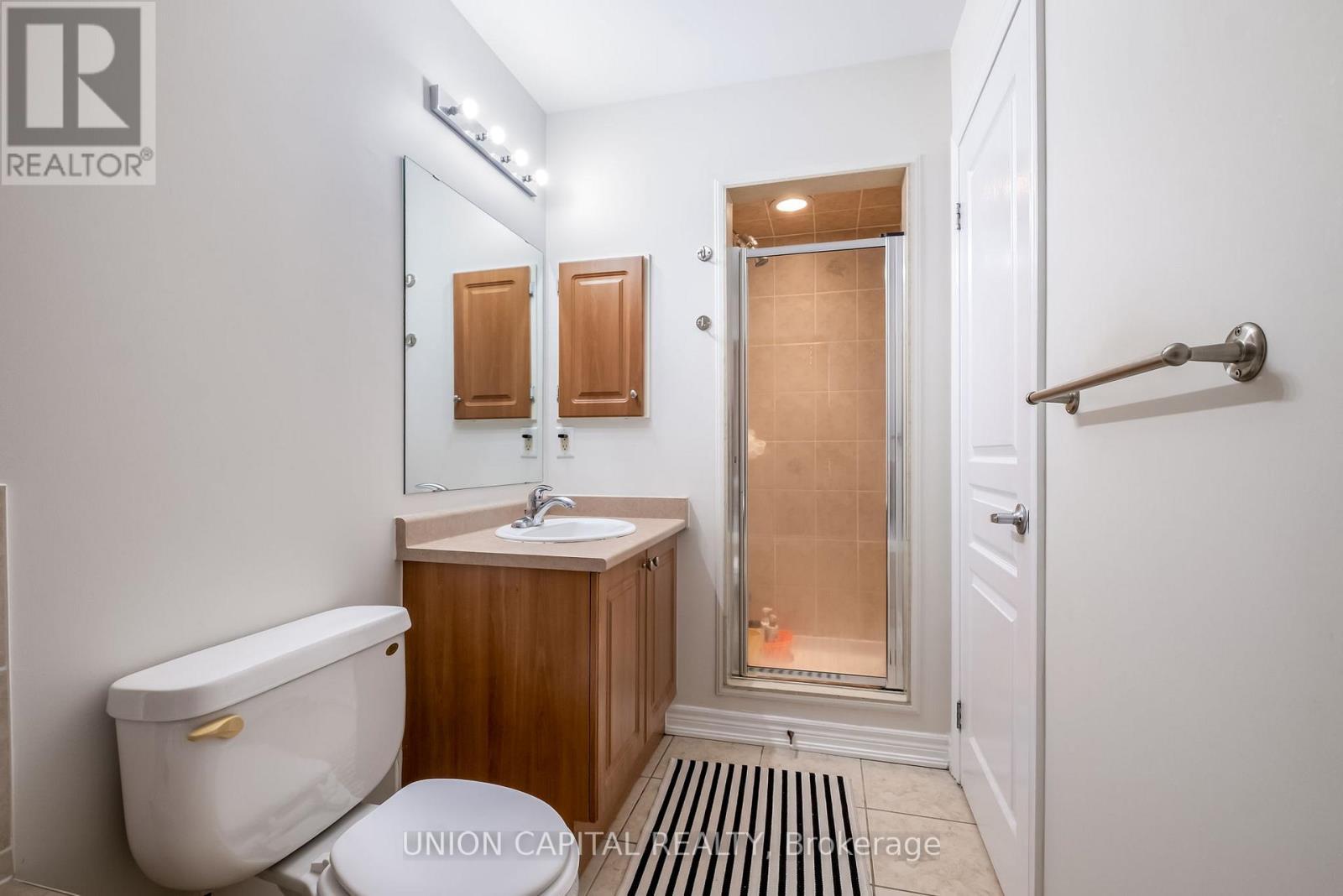 8 Stookes Crescent, Richmond Hill, ON - Indoor Photo Showing Bathroom