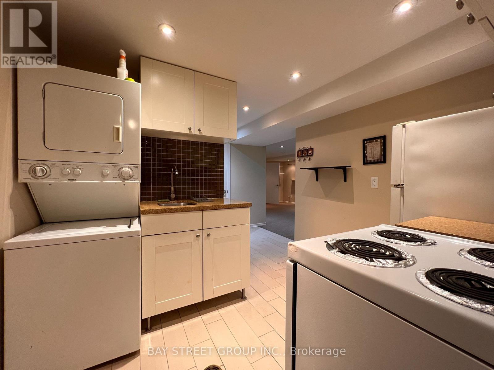 93 Lord Seaton Road, Toronto, ON - Indoor Photo Showing Laundry Room