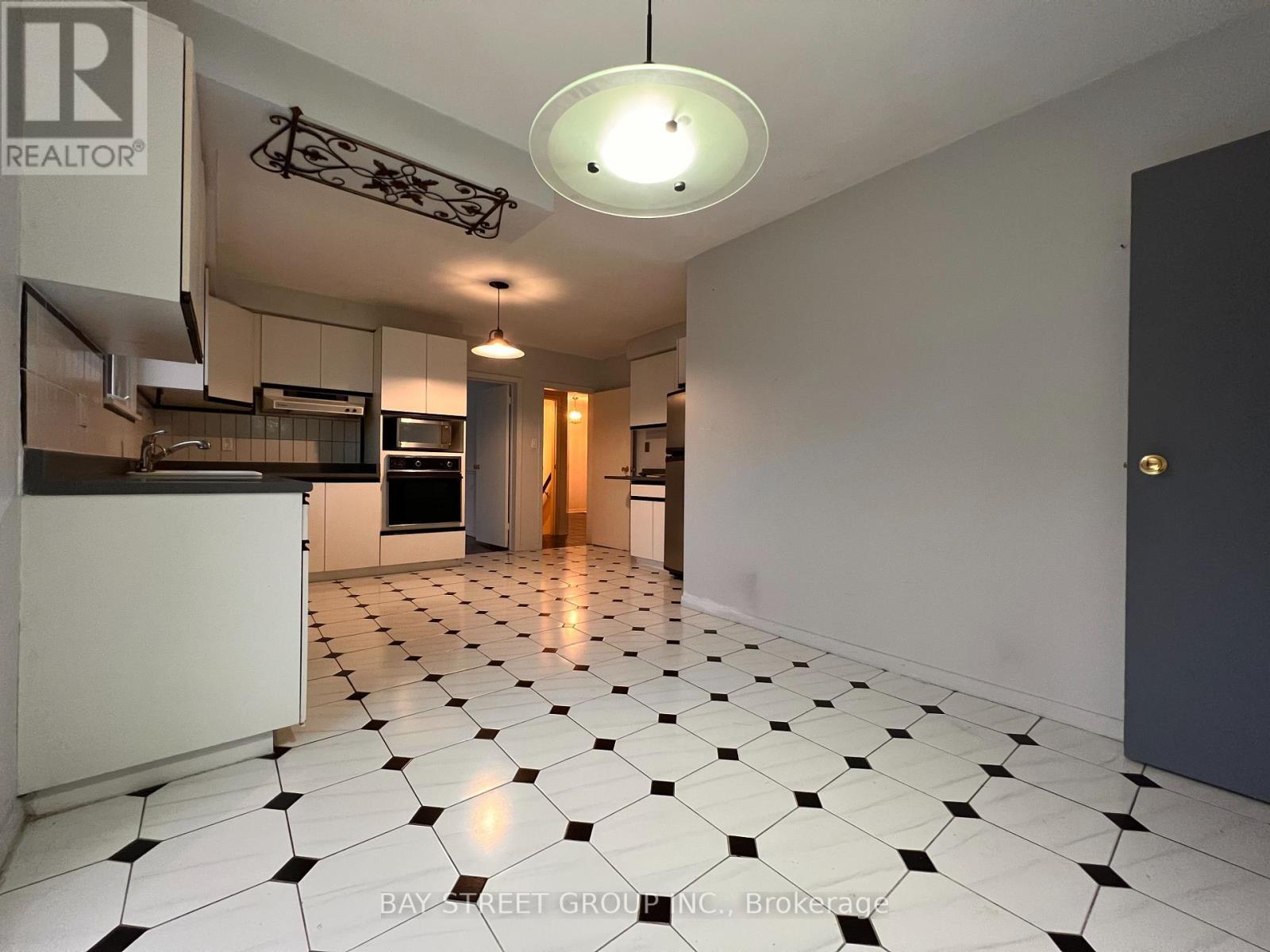 93 Lord Seaton Road, Toronto, ON - Indoor