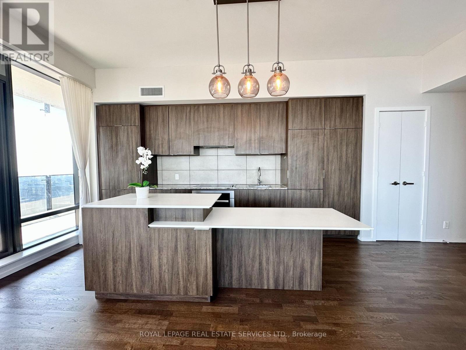 4501 - 5 St Joseph Street, Toronto, ON - Indoor Photo Showing Kitchen With Upgraded Kitchen