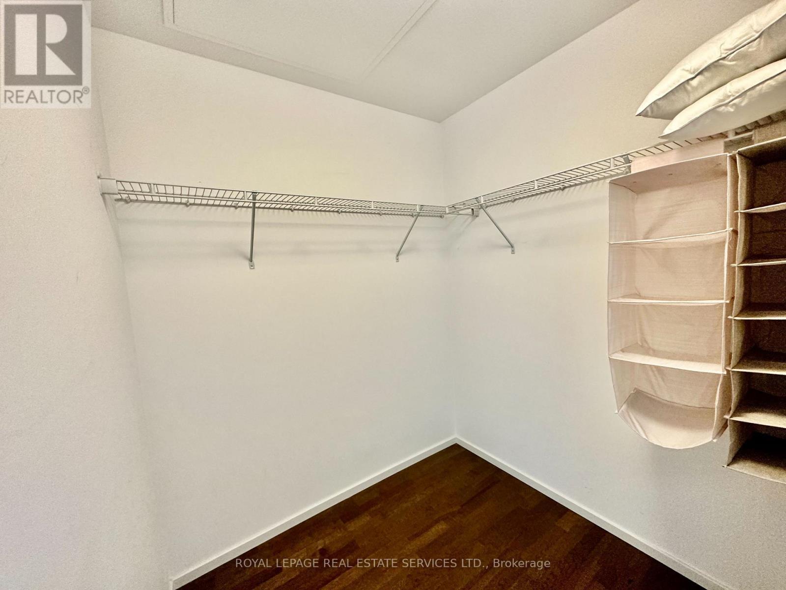 4501 - 5 St Joseph Street, Toronto, ON - Indoor With Storage