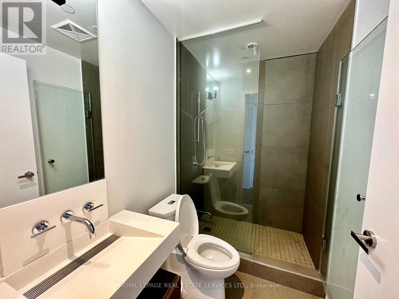 4501 - 5 St Joseph Street, Toronto, ON - Indoor Photo Showing Bathroom