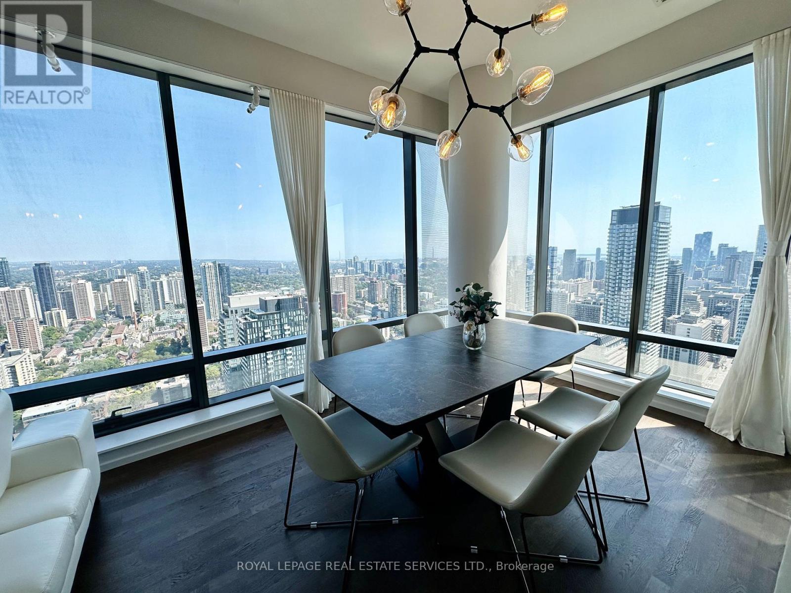 4501 - 5 St Joseph Street, Toronto, ON - Indoor Photo Showing Dining Room
