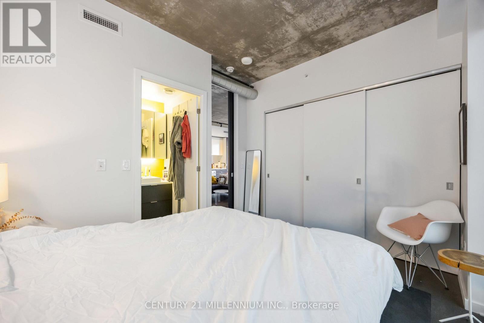 2409 - 170 Bayview Avenue, Toronto, ON - Indoor Photo Showing Bedroom