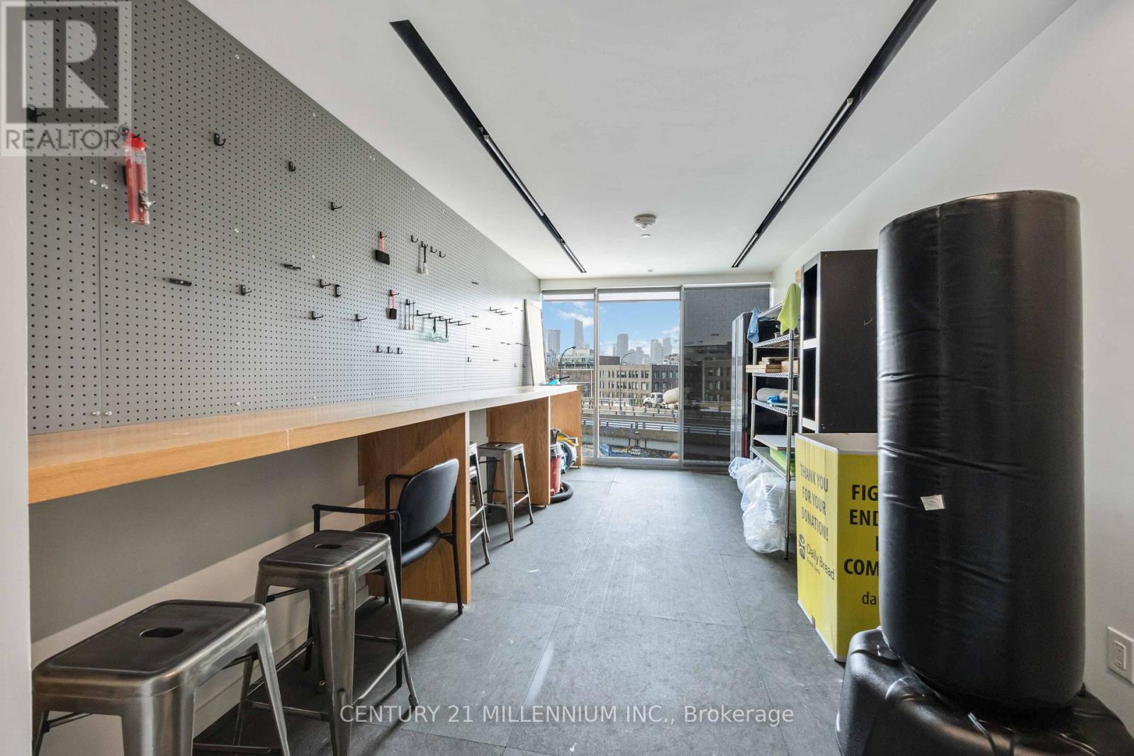 2409 - 170 Bayview Avenue, Toronto, ON - Indoor Photo Showing Other Room