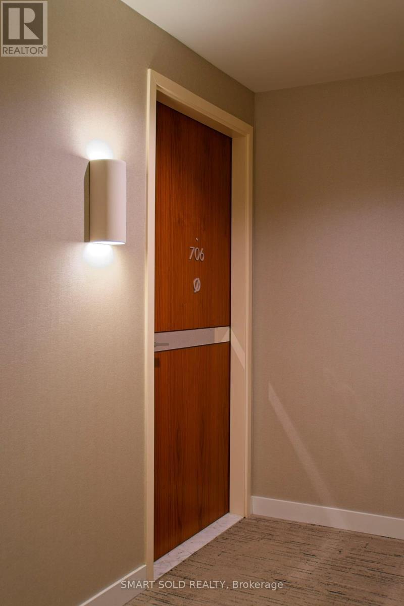 706 - 85 Mcmahon Drive, Toronto, ON - Indoor Photo Showing Other Room