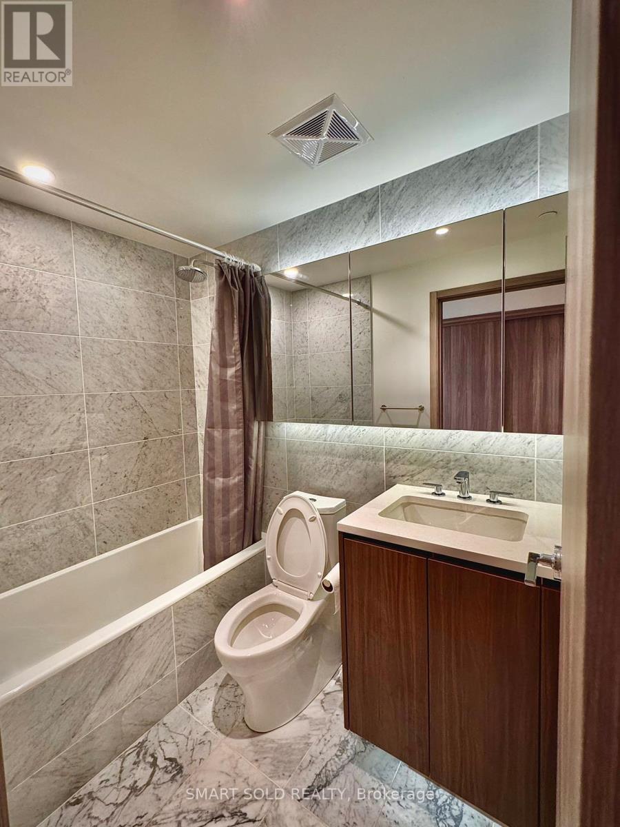 706 - 85 Mcmahon Drive, Toronto, ON - Indoor Photo Showing Bathroom