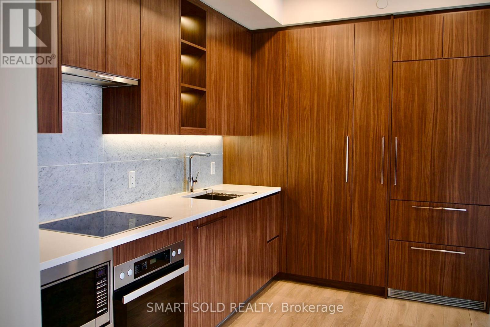 706 - 85 Mcmahon Drive, Toronto, ON - Indoor Photo Showing Kitchen