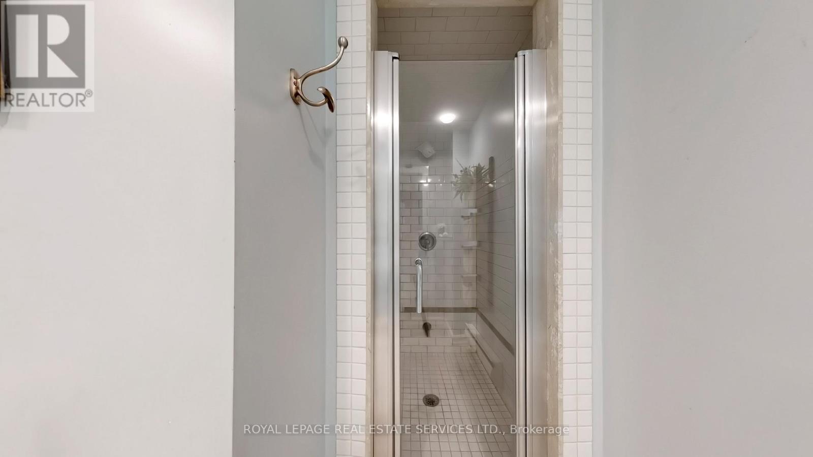33 - 9 Plum Tree Way, Toronto, ON - Indoor Photo Showing Bathroom