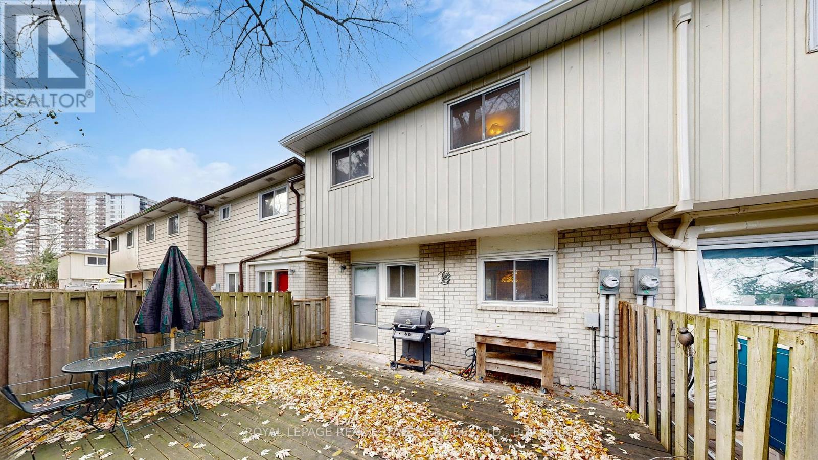 33 - 9 Plum Tree Way, Toronto, ON - Outdoor