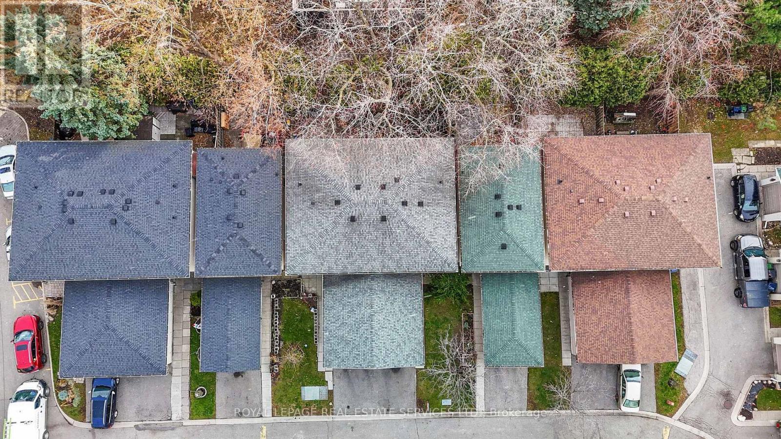 33 - 9 Plum Tree Way, Toronto, ON - Outdoor