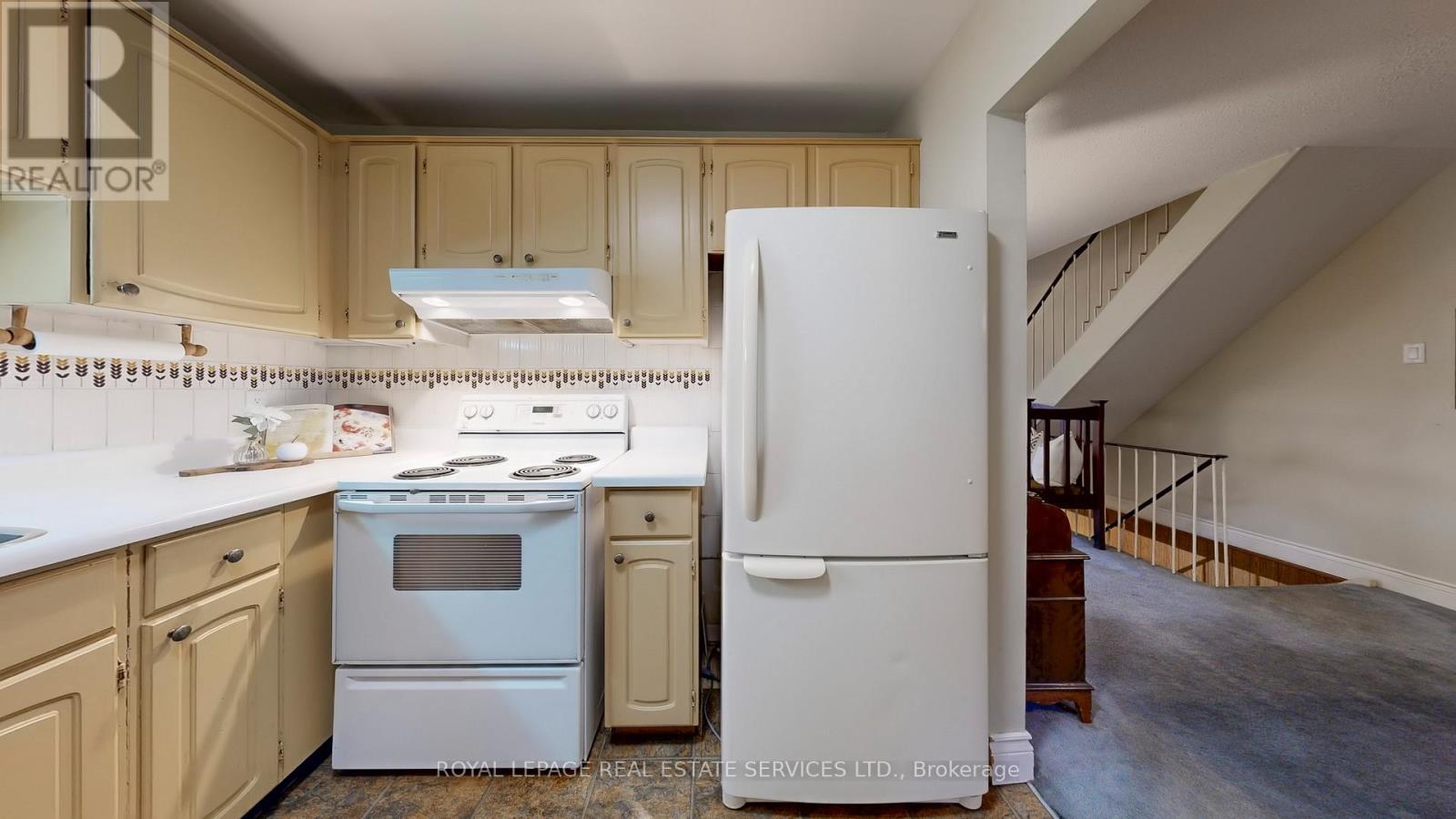 33 - 9 Plum Tree Way, Toronto, ON - Indoor Photo Showing Kitchen