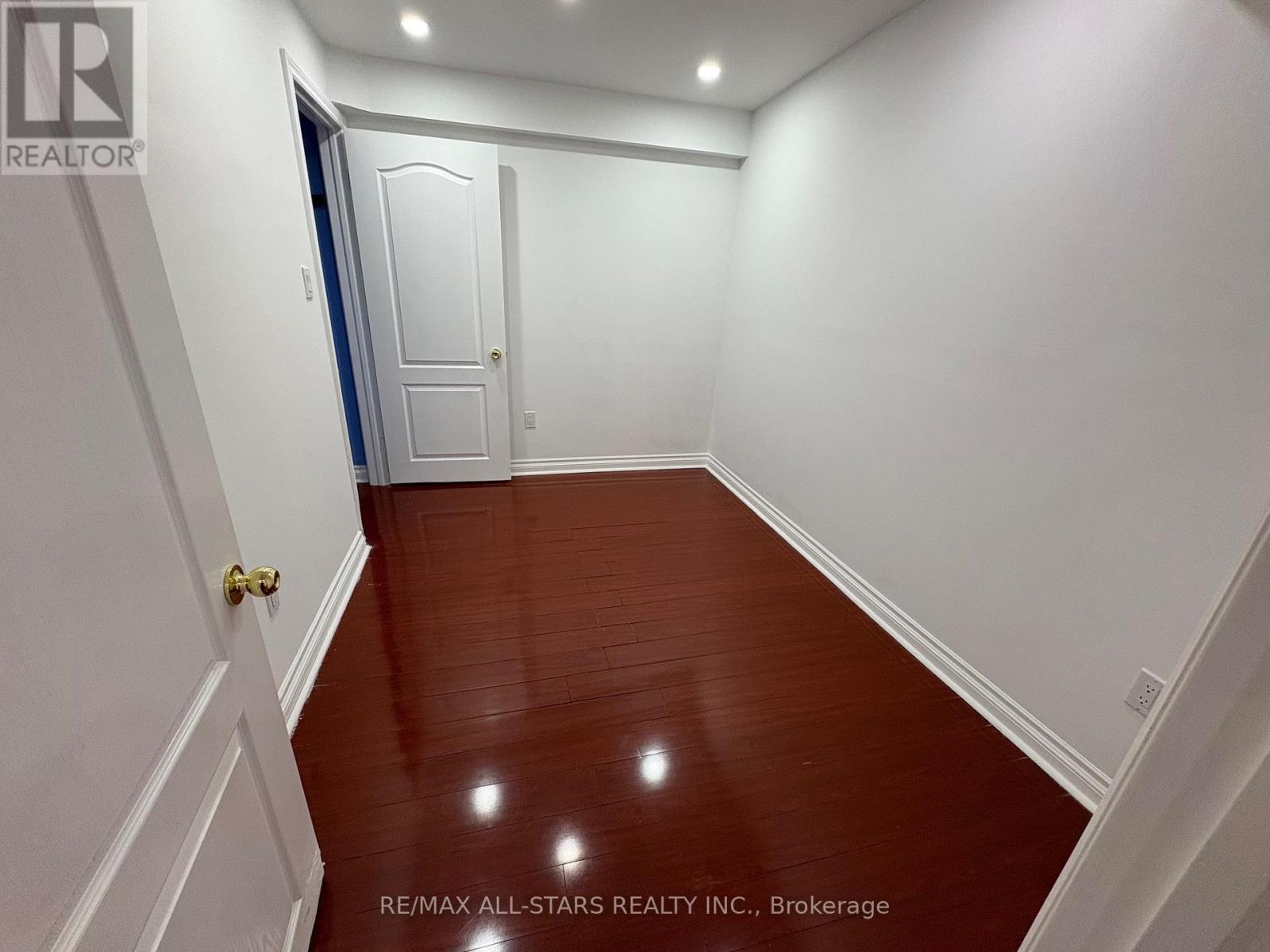 2 Bedroom Closet Laminate Pot Lights - Basement - 95 Professor Day Drive, Bradford West Gwillimbury, ON - Indoor Photo Showing Other Room