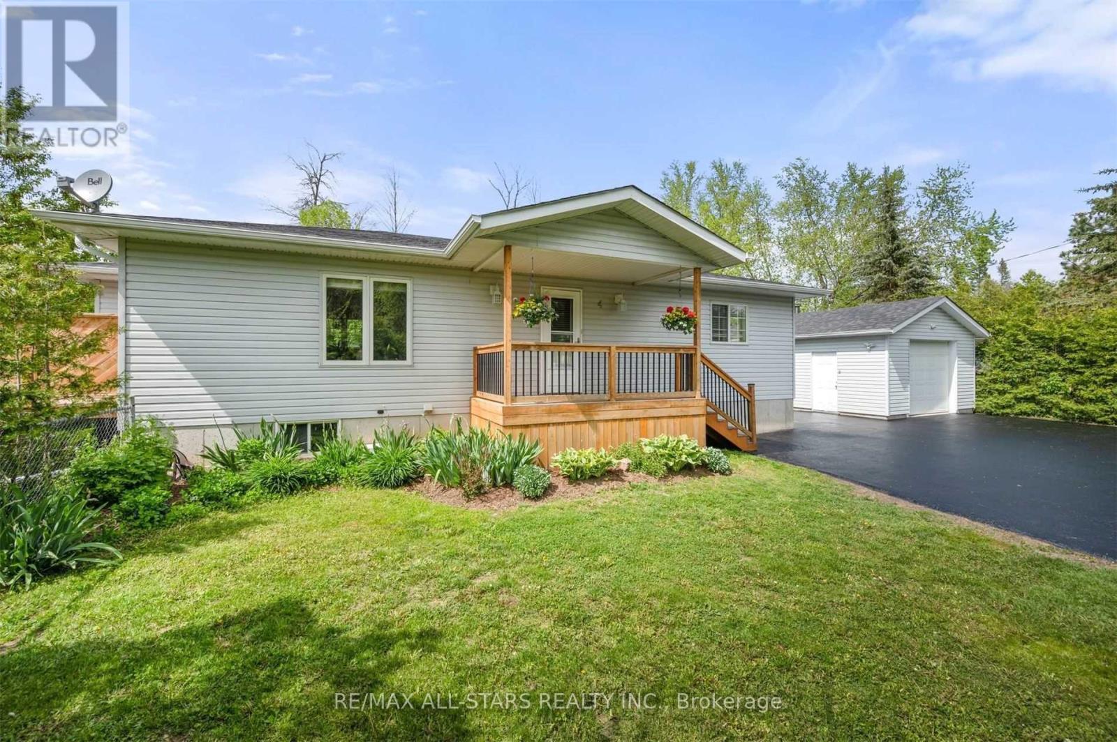 Bsmt - 4 Alice Avenue, Georgina, ON - Outdoor With Deck Patio Veranda