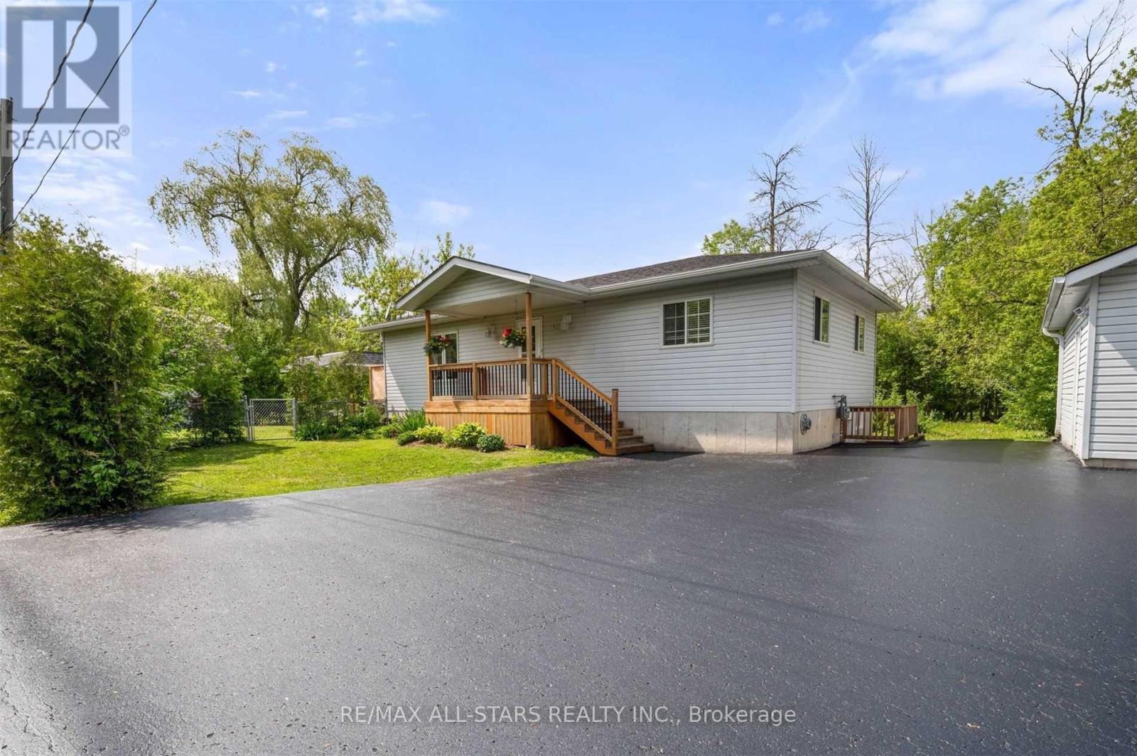 Bsmt - 4 Alice Avenue, Georgina, ON - Outdoor