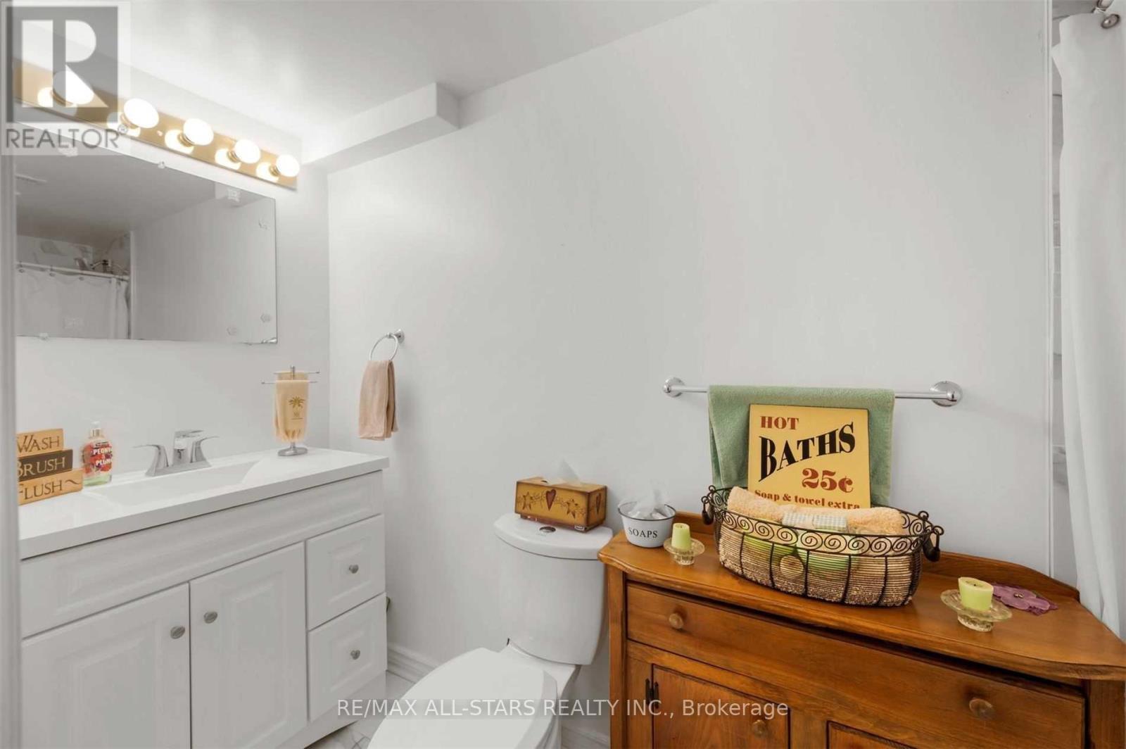 Bsmt - 4 Alice Avenue, Georgina, ON - Indoor Photo Showing Bathroom