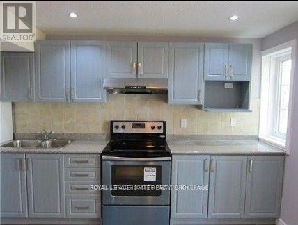 Bsmt - 95 Maria Road, Markham, ON - Indoor Photo Showing Kitchen With Double Sink