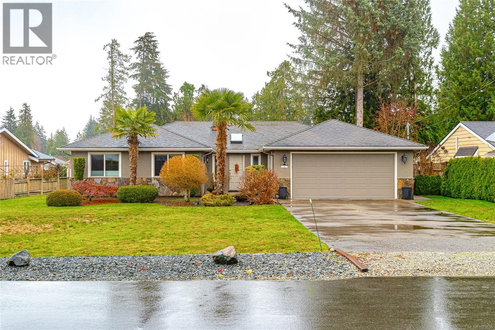 507 Eaglecrest Dr, Qualicum Beach, BC - Outdoor